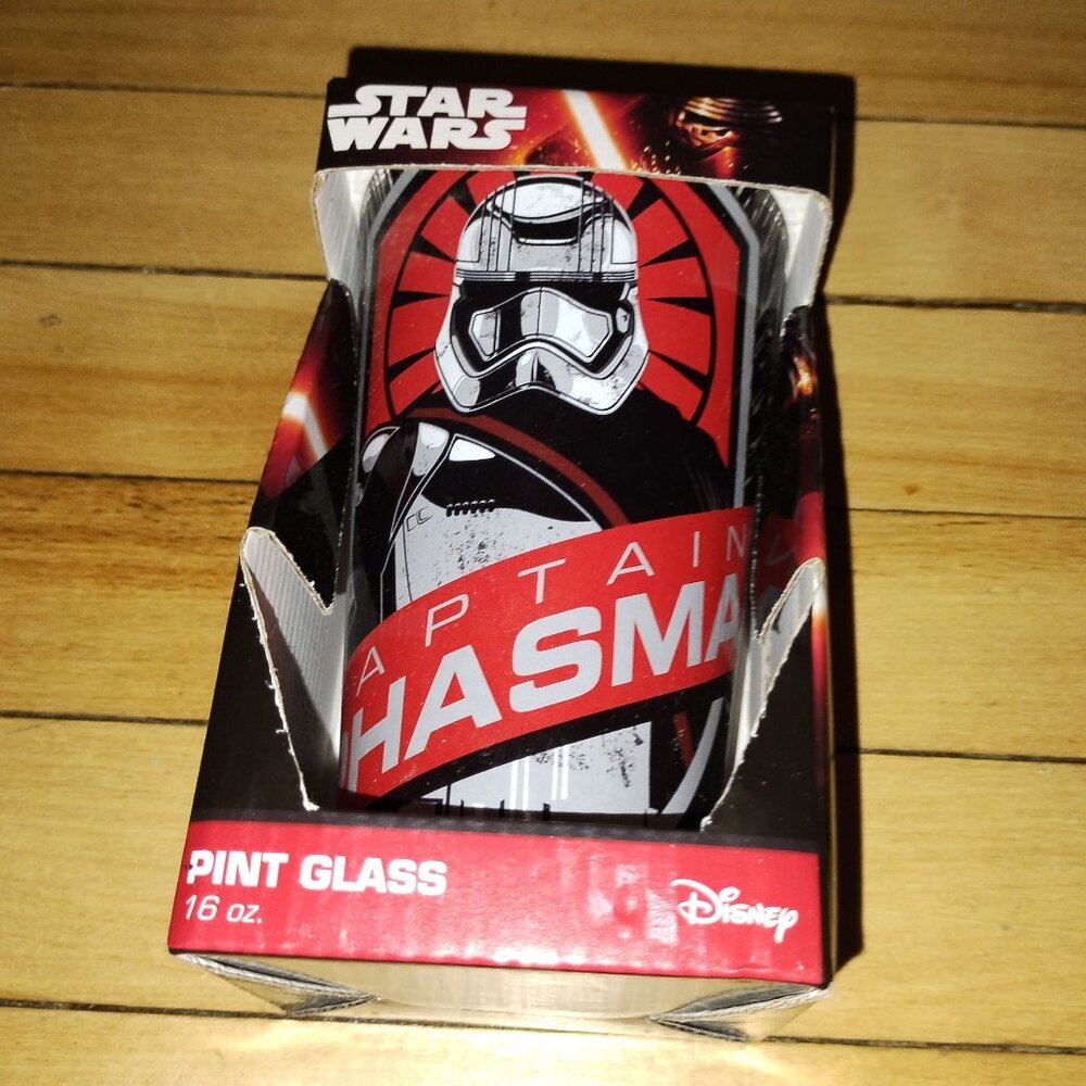 Star Wars: the Force Awakens Captain Phasma 16 Oz Pint Glass (unopened)
